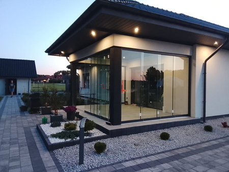 Zadaszenie tarasowe o wymiarach 12x3,5 m