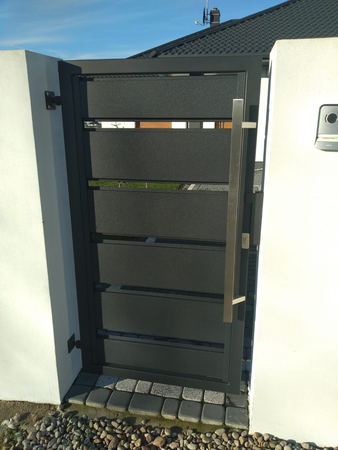 Pforte im Modern+ Zaun