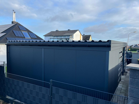 Doppelcarport + Abstellraum auf der Rückseite PIR - 4x Modern+ Wand